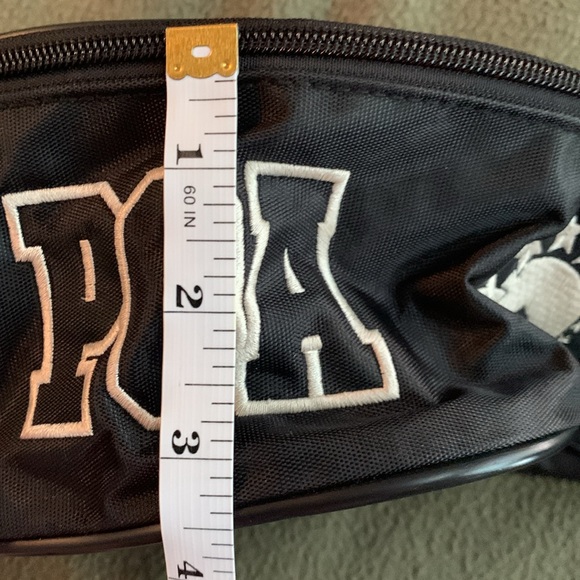 Paramount Great America black nylon fanny pack. See pictures for size - Picture 8 of 8